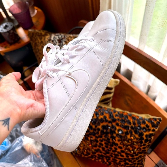 Nike Sneakers - Picture 3 of 6